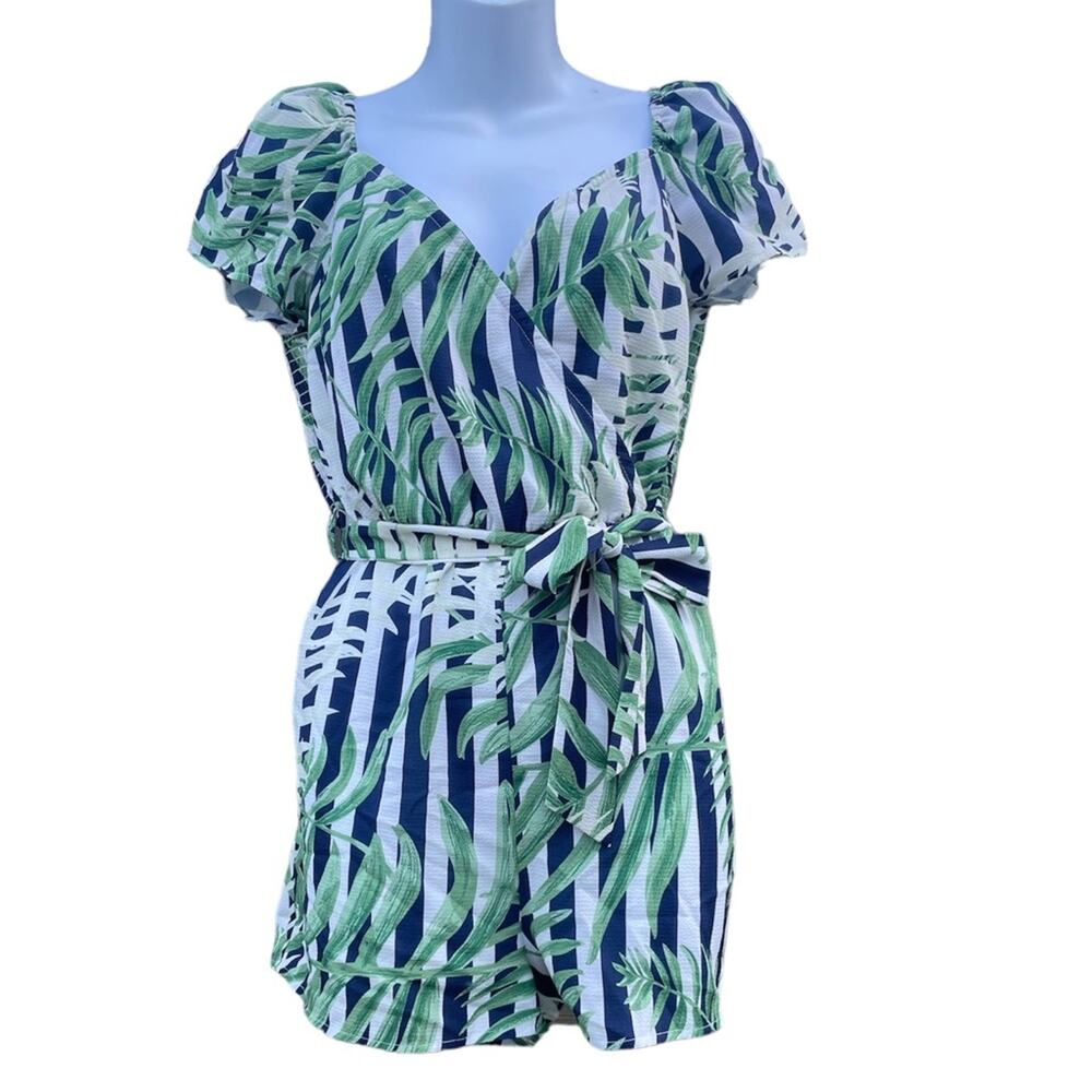 Superdown Pilar Leaf Pattern Off Shoulder Tie Rom… - image 1